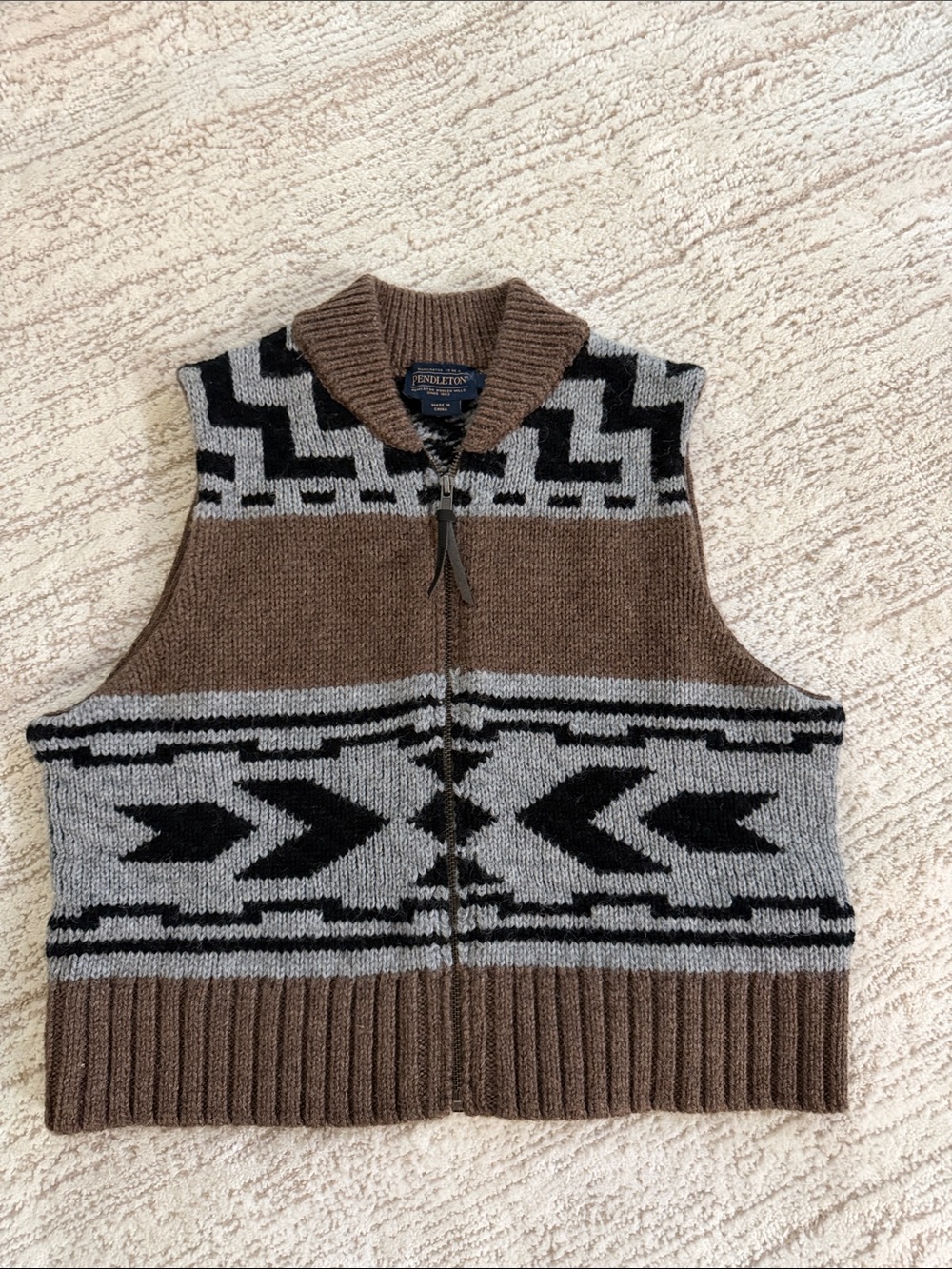 NWOT Pendleton Shetland Southwestern sweater vest S.